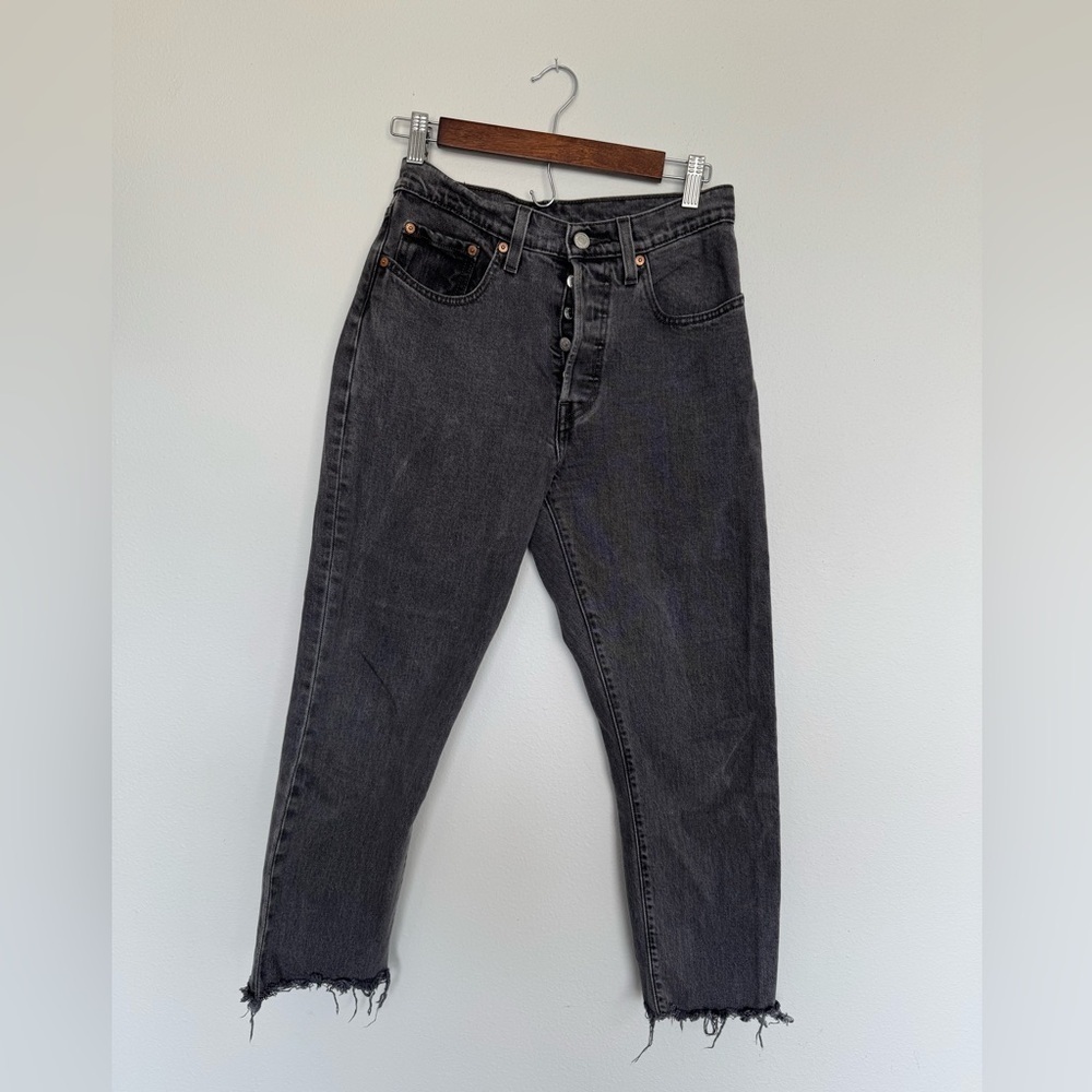Levi 501 Women's Black Washed Button Fly Denim Jeans Distressed Hem Size 26